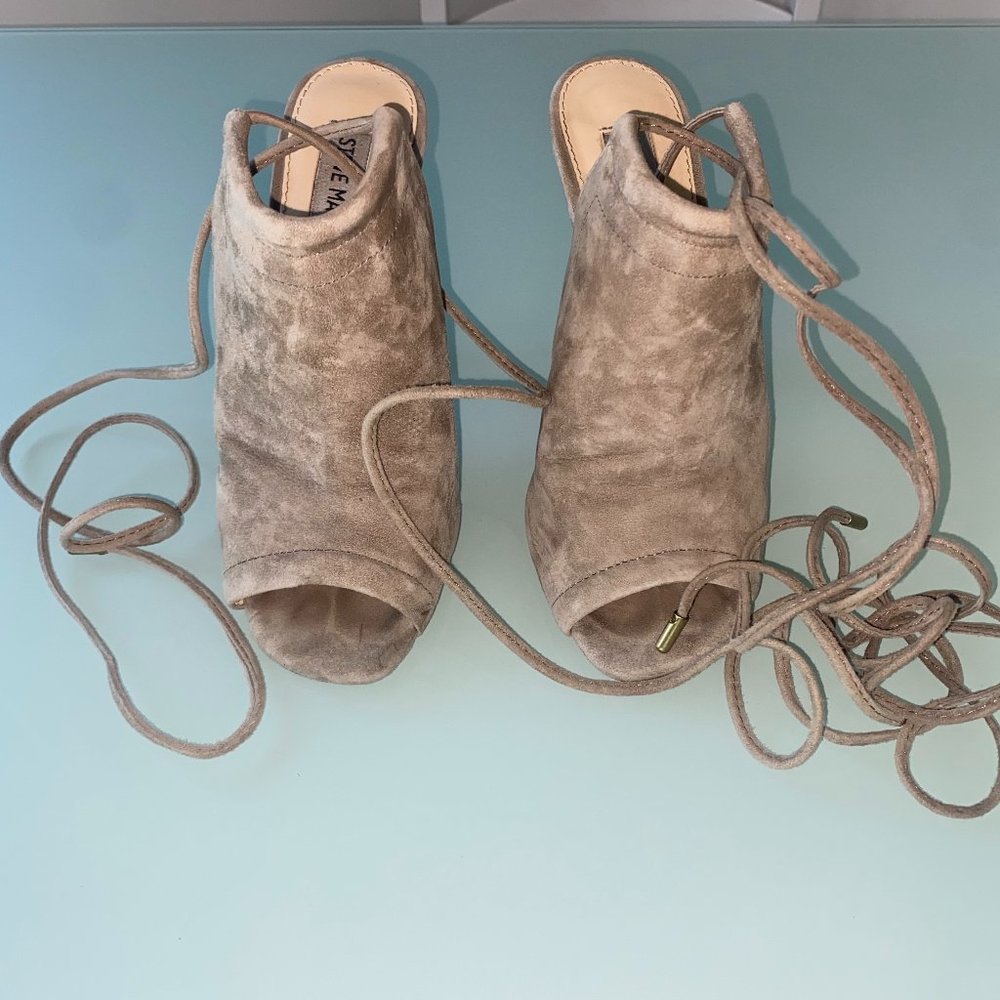 Steve Madden gray/brown suede gladiator tie up heeled booties